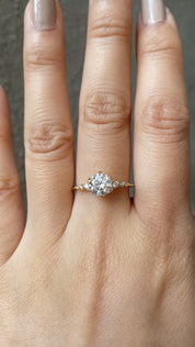 エステルフルールリング　ブリリアントカットダイヤモンド　1.0ct　GIA鑑定書付き