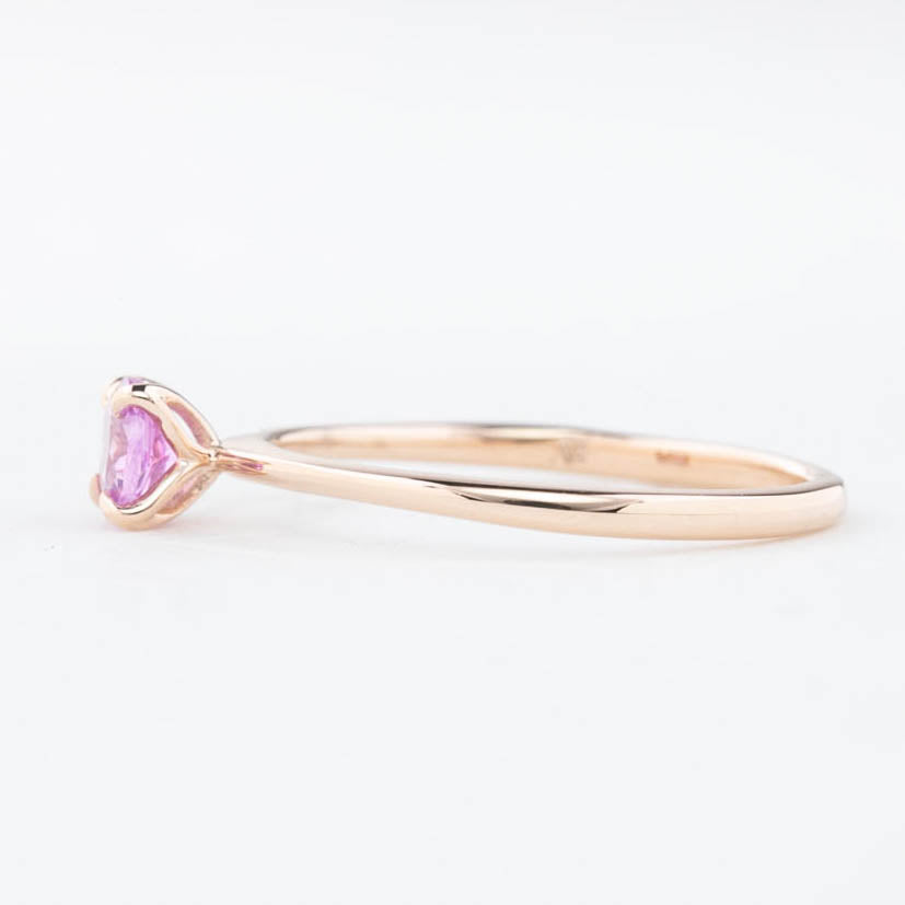 Sara Ring, 0.45ct Umba Sapphire