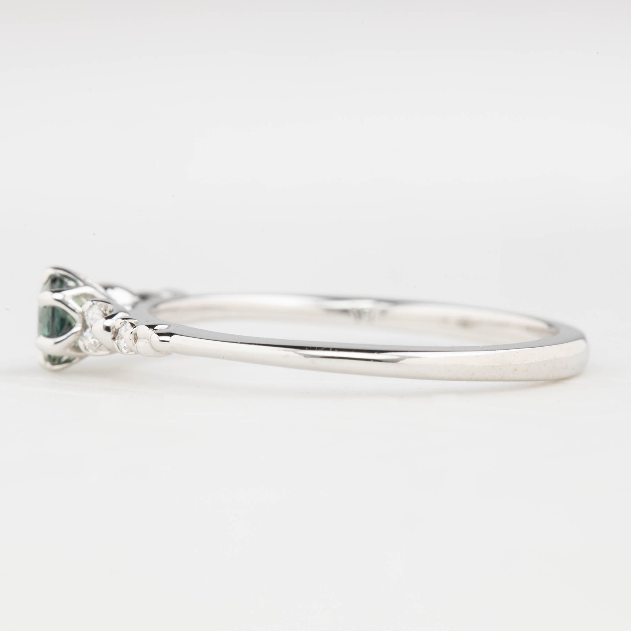 【即日配送】エステルフルールリング ・0.30ct・クイーンズランド産ブルーグリーンサファイア・K14WG