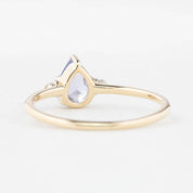 【即日配送】エミリーリング ・0.60ct・非加熱マダガスカル産ライトブルーサファイア・K14YG