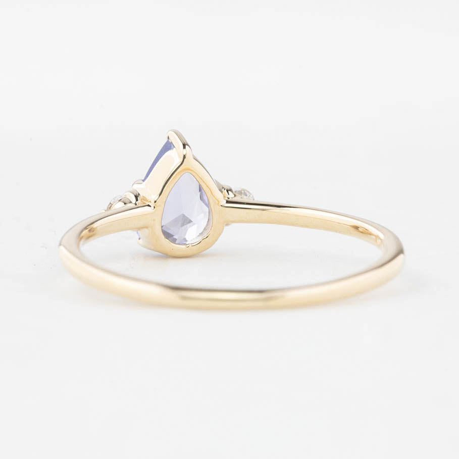 【即日配送】エミリーリング ・0.60ct・非加熱マダガスカル産ライトブルーサファイア・K14YG
