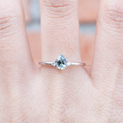エミリリング　0.55ct Light Green Montana Sapphire 14K White Gold