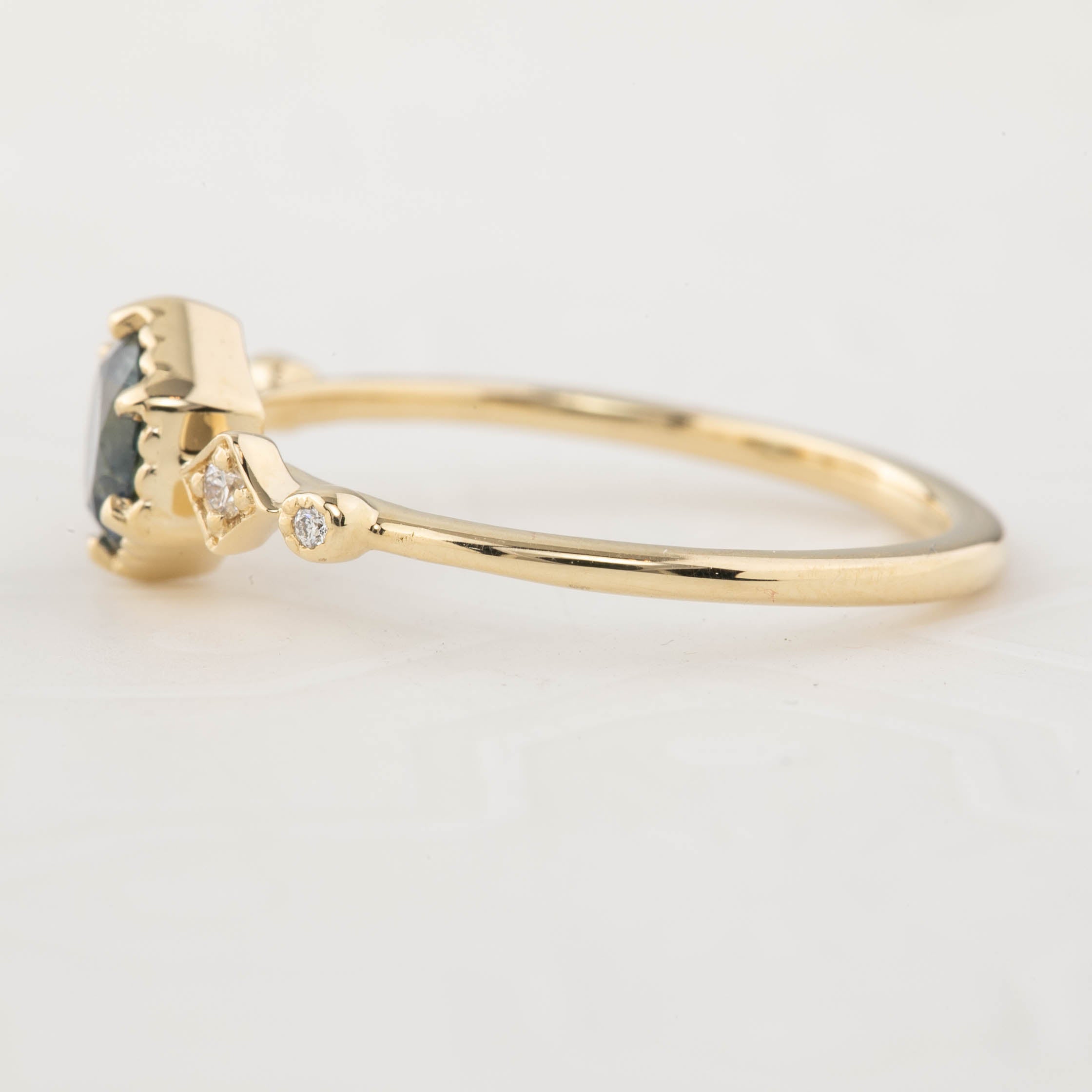 ステラリング　ブルーモンタナサファイア　0.72ct　14Kイエローゴールド