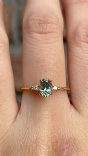 【一点物】エステルリング ・0.85ct・加熱モンタナ産アクアグリーンサファイア・K14YG