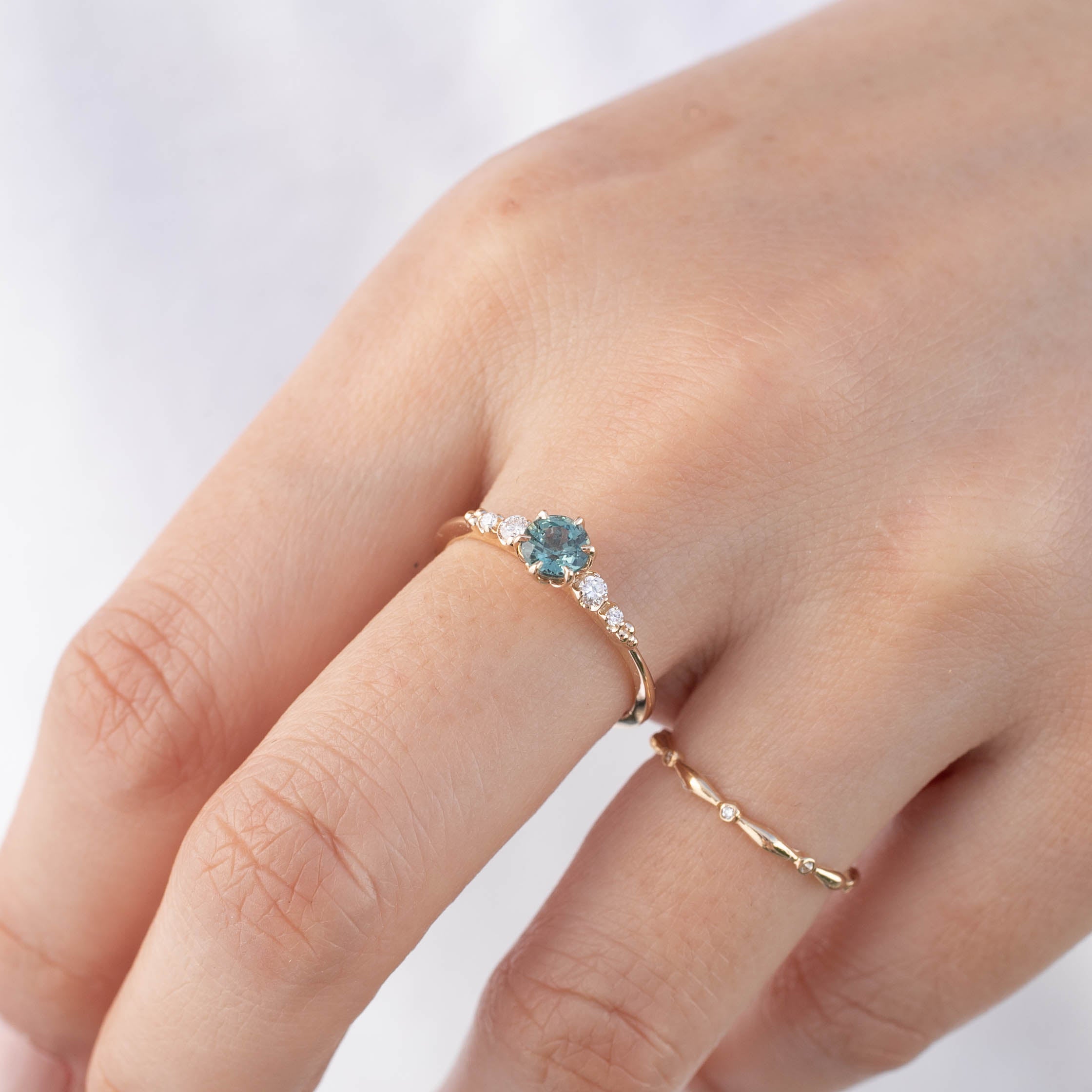 【即日配送】エステルフルールリング ・0.55ct・非加熱ブルーグリーンサファイア・K14YG