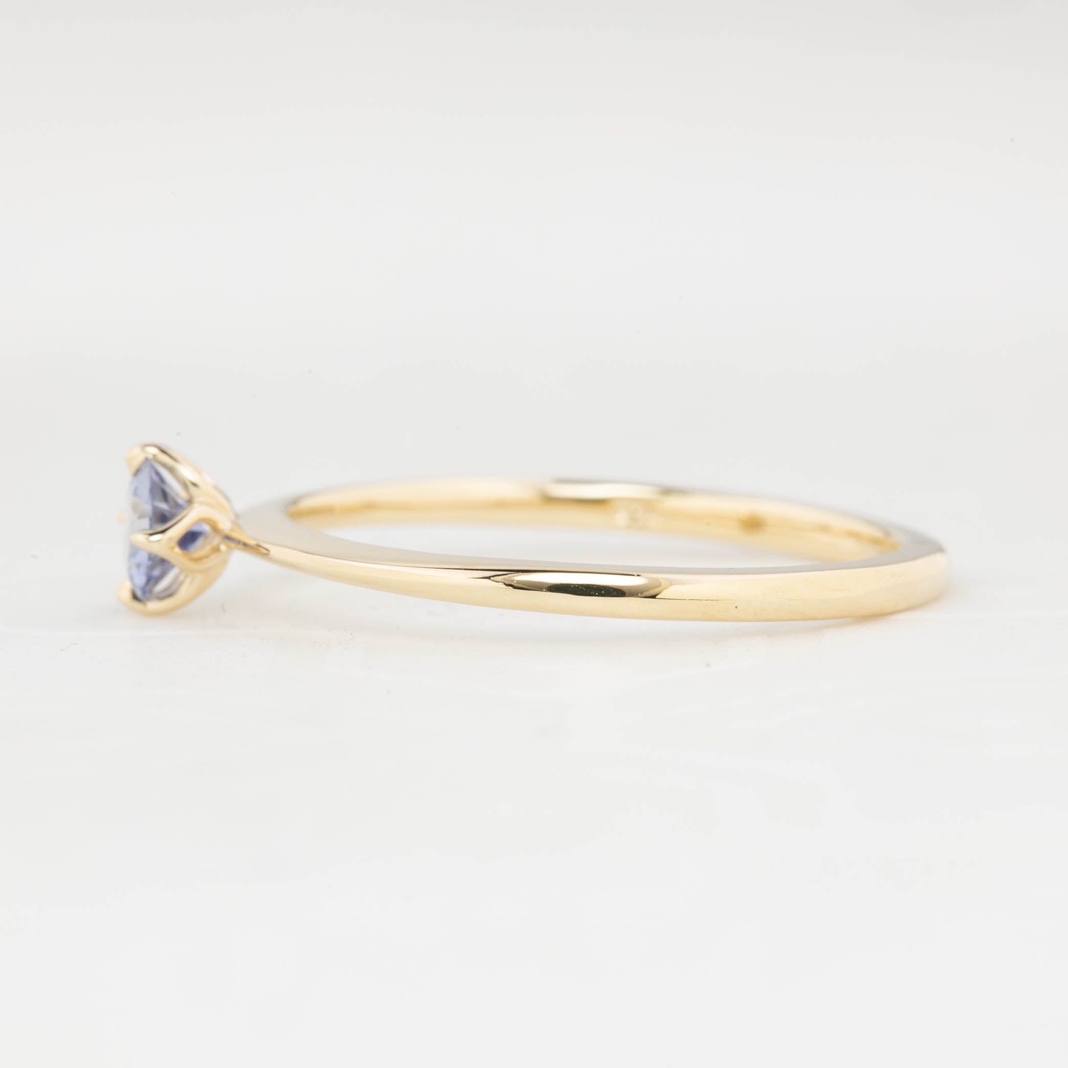 【即日配送】アリスリング ・0.30ct・加熱セイロン産ブルーサファイア・K14YG