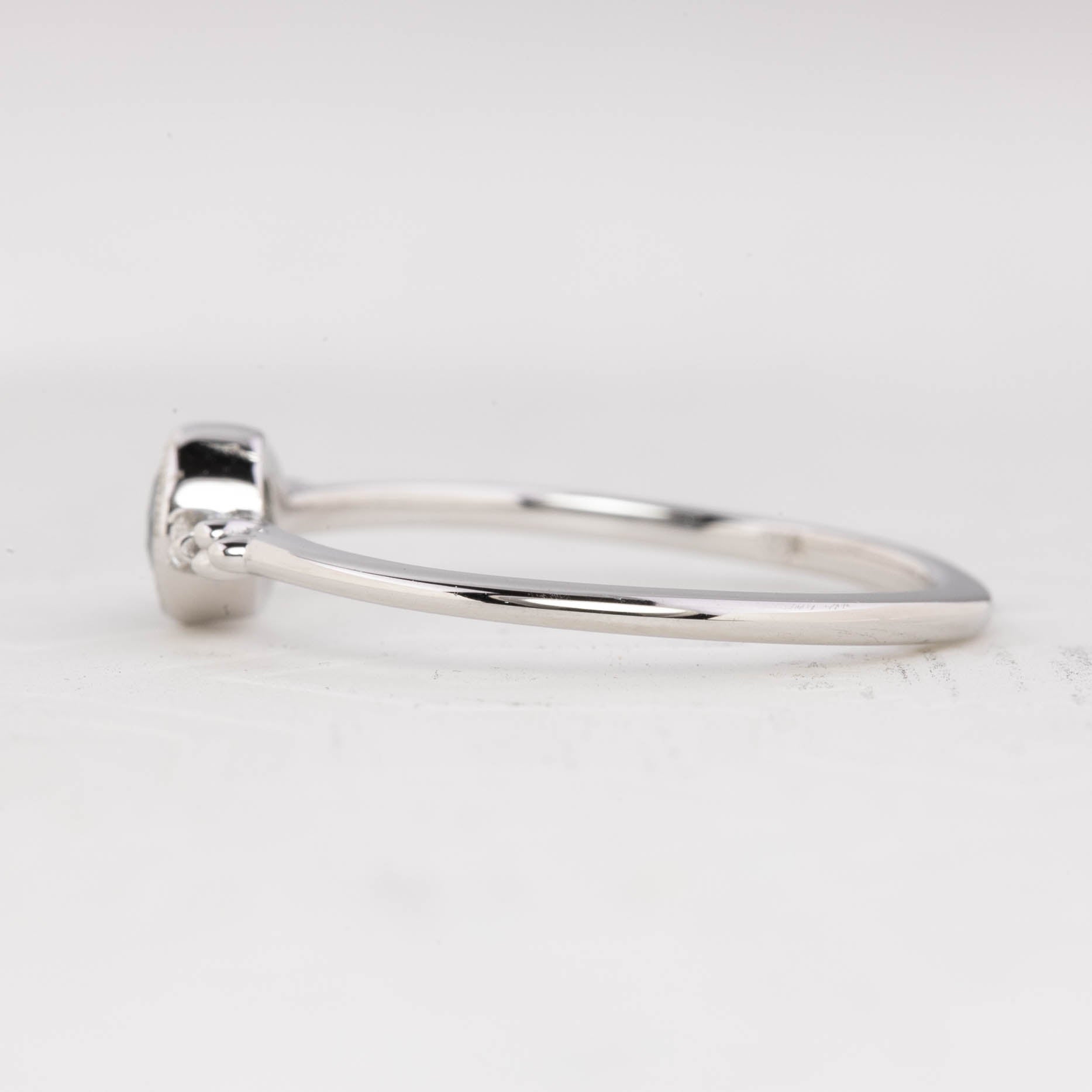 Estel Ring, 0.4ct Montana Sapphire