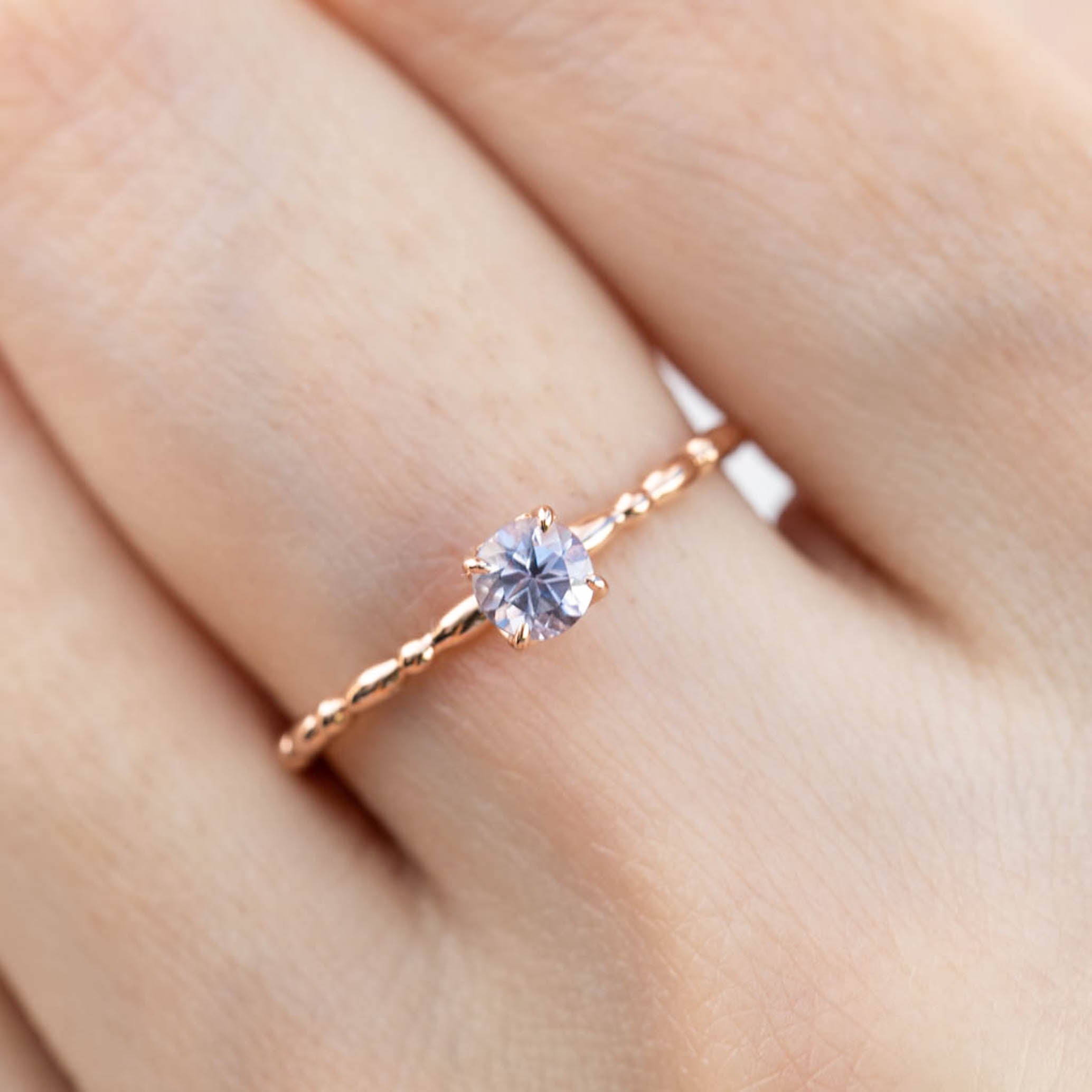 【即日配送】キャンディリング ・0.30ct・非加熱マダガスカル産ラベンダーパープルサファイア・K14RG