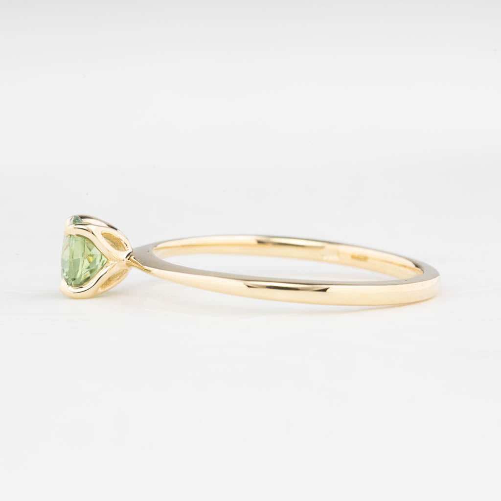 Sara Ring 5mm 0.50ct Parti Green Yellow Montana Sapphire