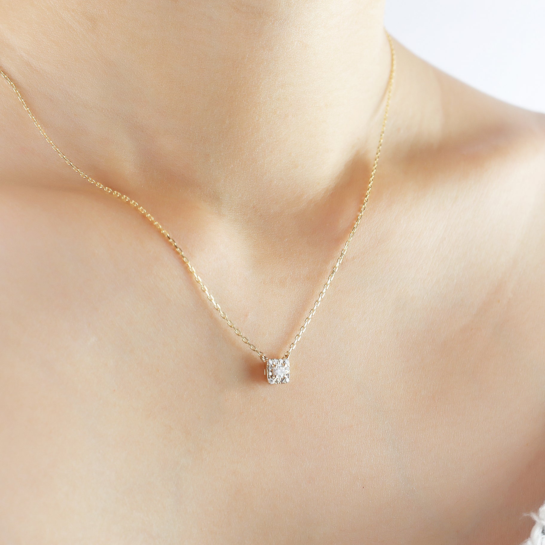 Jophiel Diamond Halo Necklace