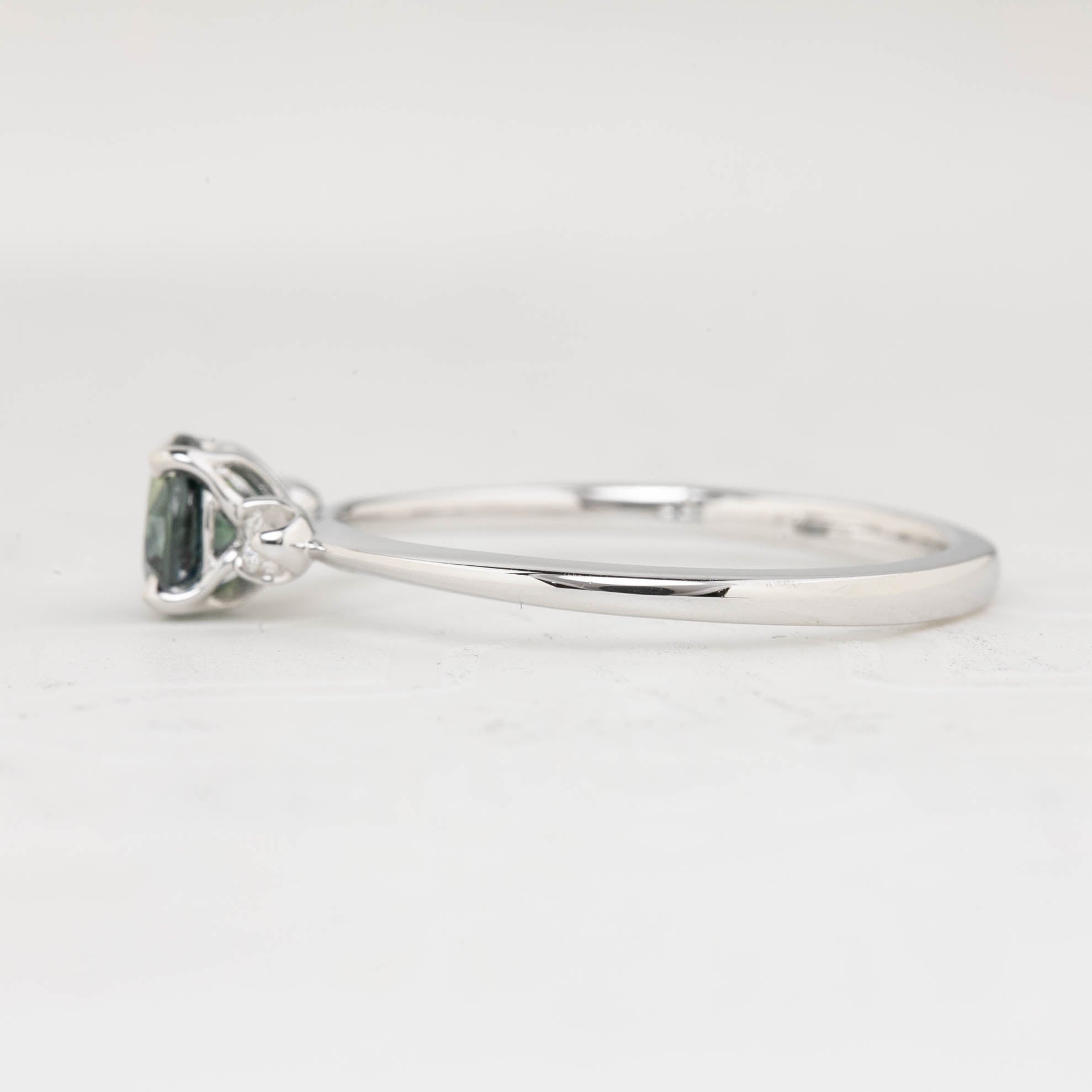 【即日配送】ソフィアリング ・0.70ct・加熱クイーンズランド産ティールブルーグリーンサファイア・K14WG