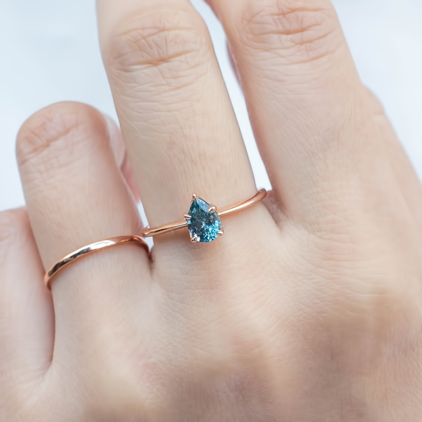 【即日配送】サラリング ・0.86ct・加熱モンタナ産ライトブルーサファイア・K14RG
