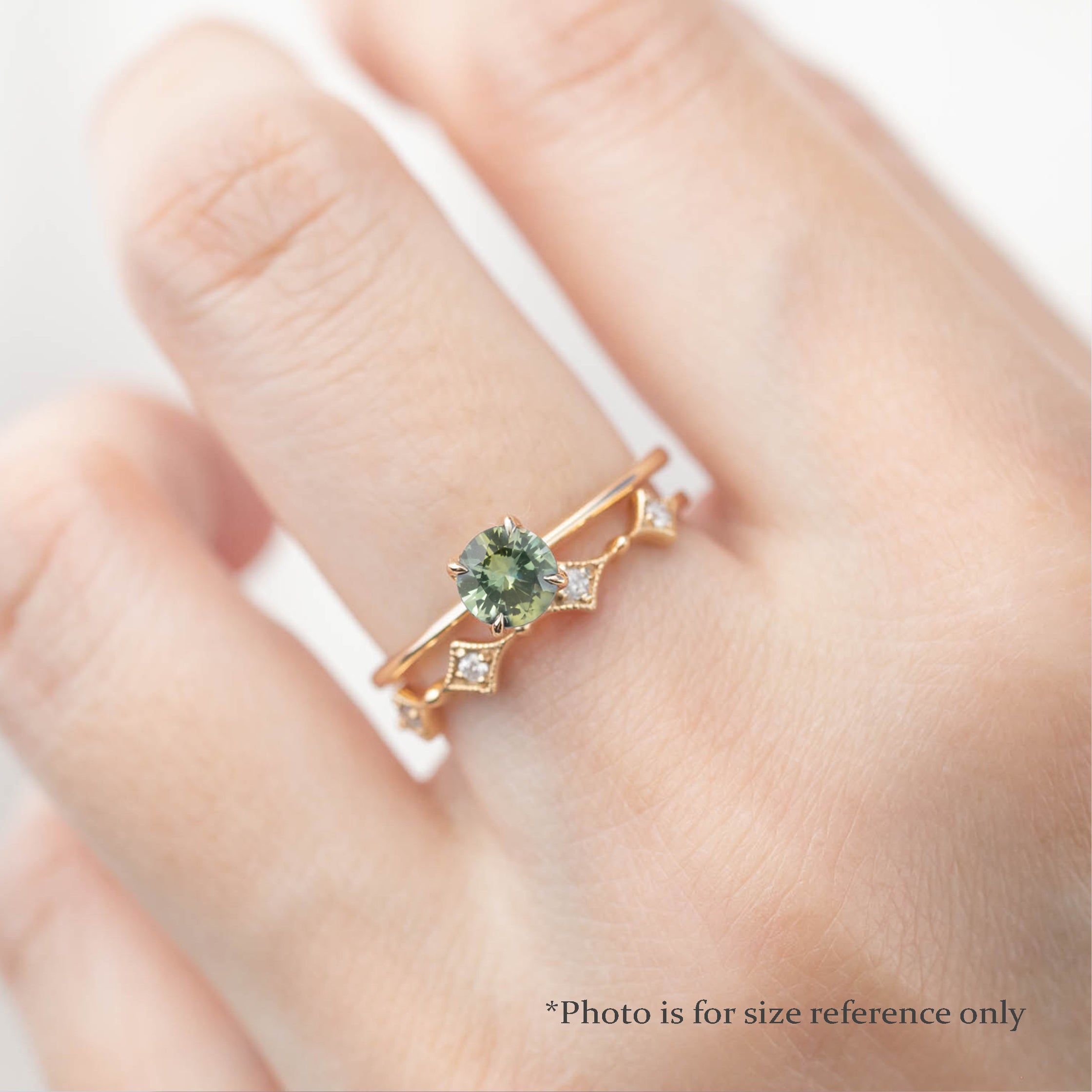 Sara Ring 5mm 0.50ct Parti Green Yellow Montana Sapphire