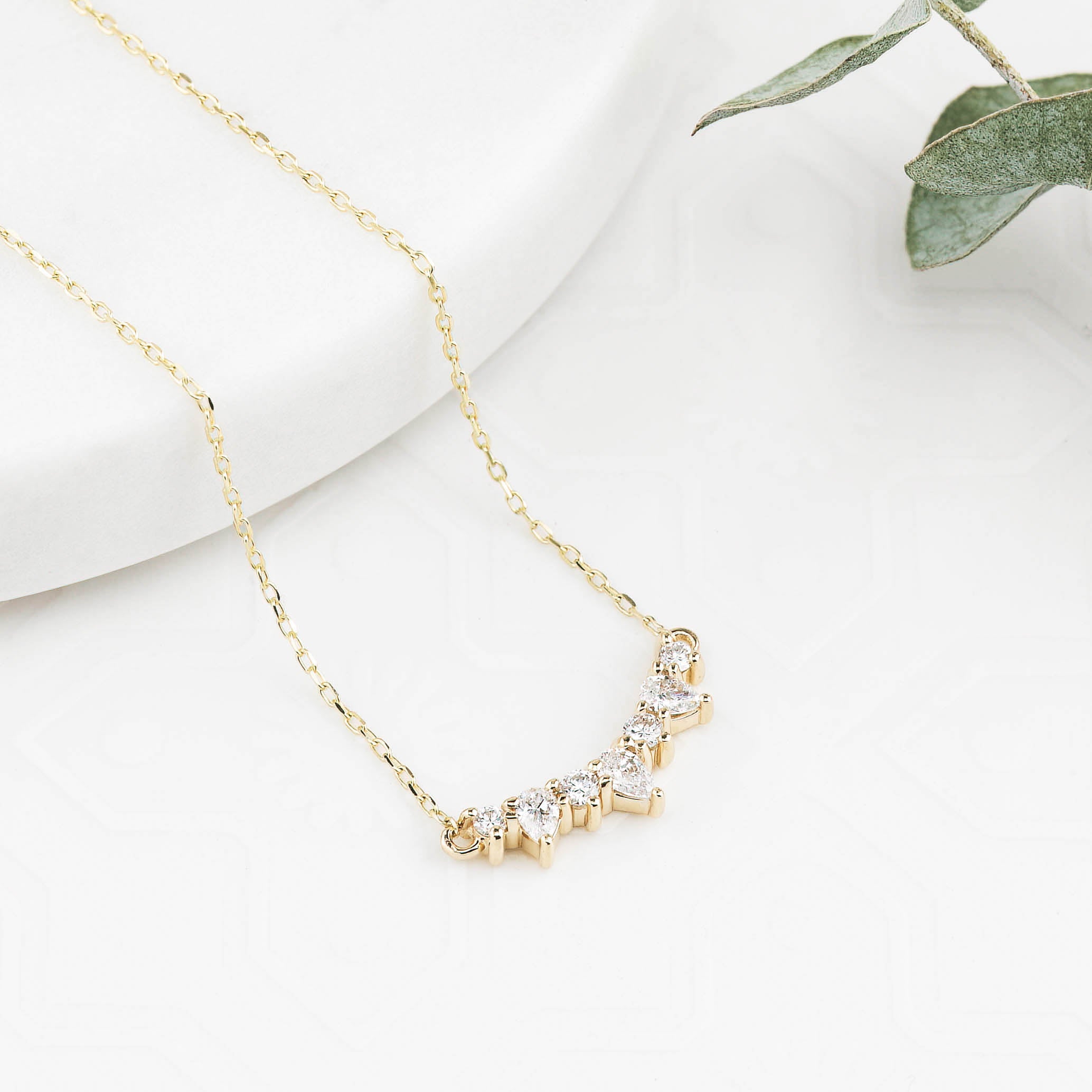 Gloria Curved Diamond Necklace 7 Stones