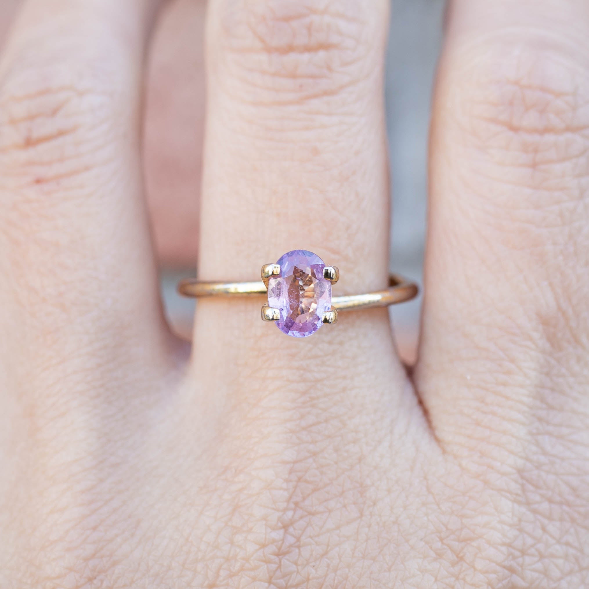 0.93ct オーバルカット ライトピンクサファイア セイロン産 