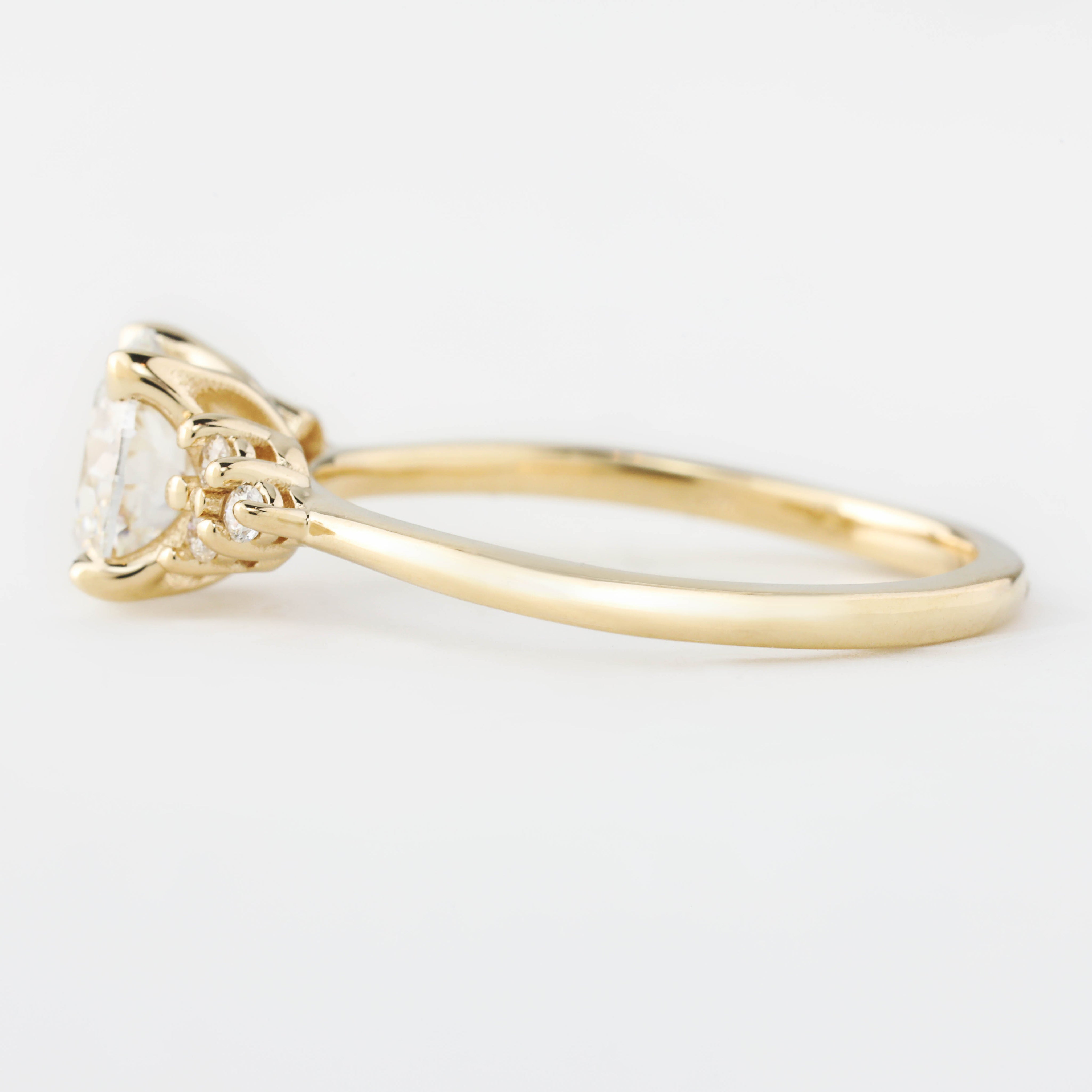 Teresa Ring, Round Brilliant Cut Diamond