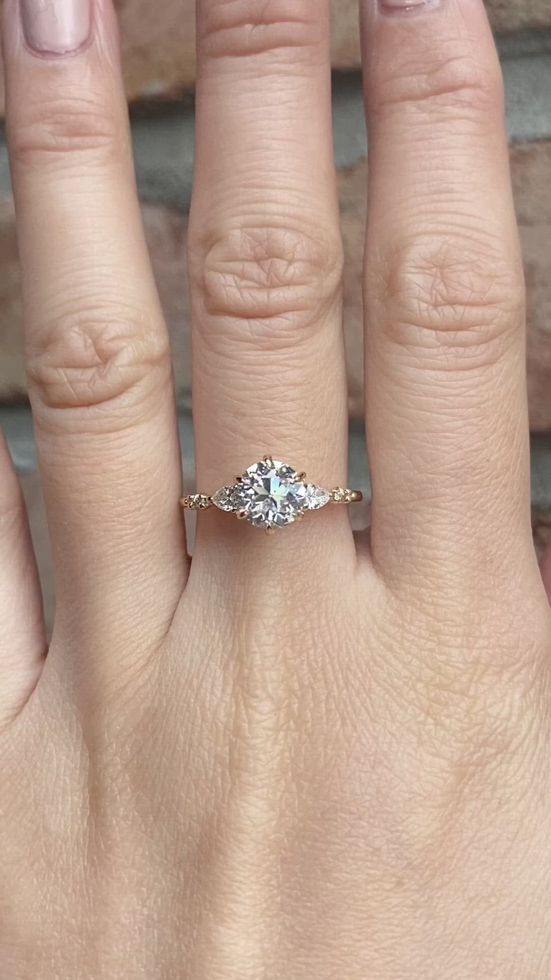 エステルフルールリング　オールドマインクッションカットダイヤモンド　1.30ct　GIA鑑定書付き