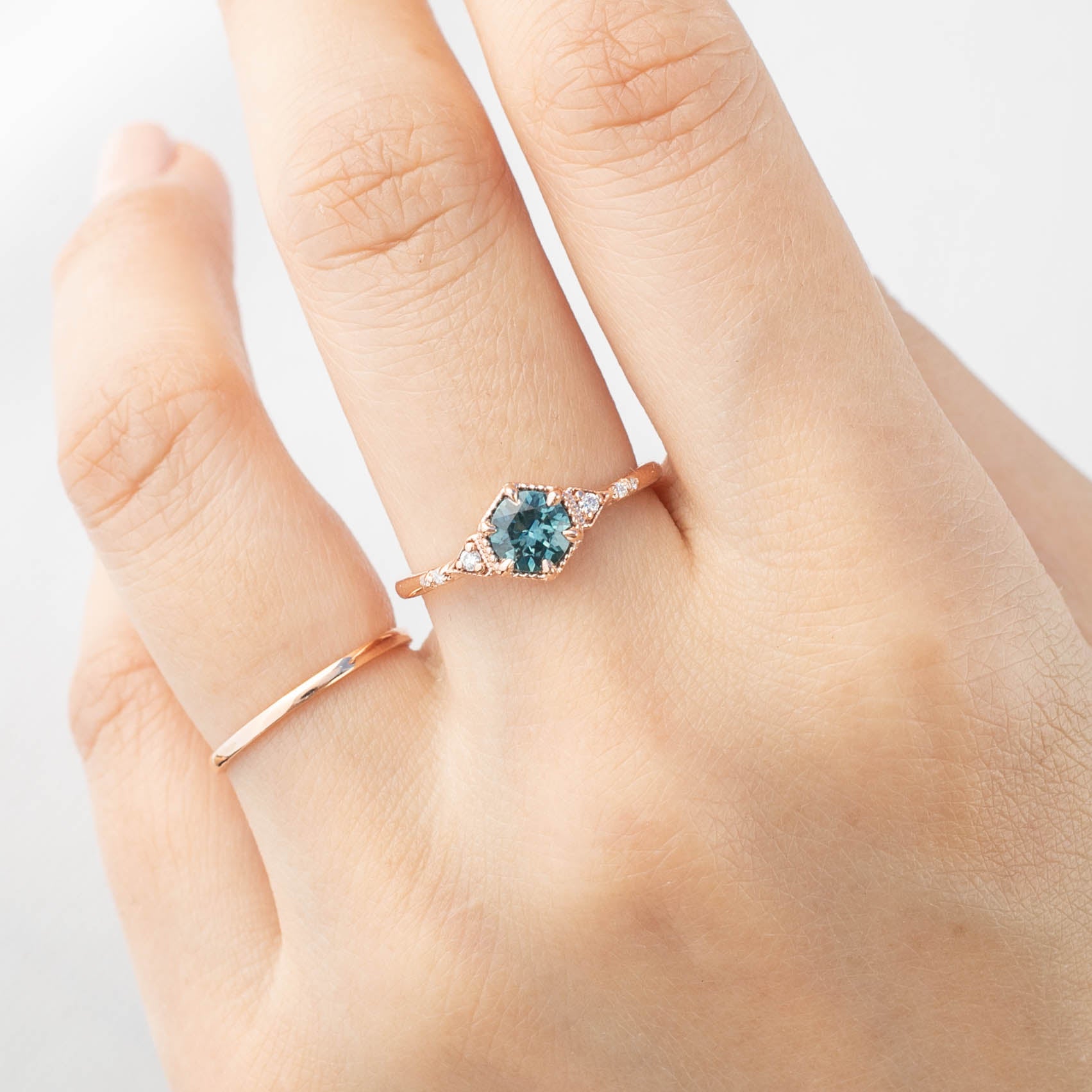 【一点物】アガサリング ・0.70ct・加熱モンタナ産ブルーグリーンサファイア・K14RG