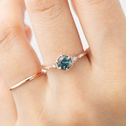 【一点物】アガサリング ・0.70ct・加熱モンタナ産ブルーグリーンサファイア・K14RG