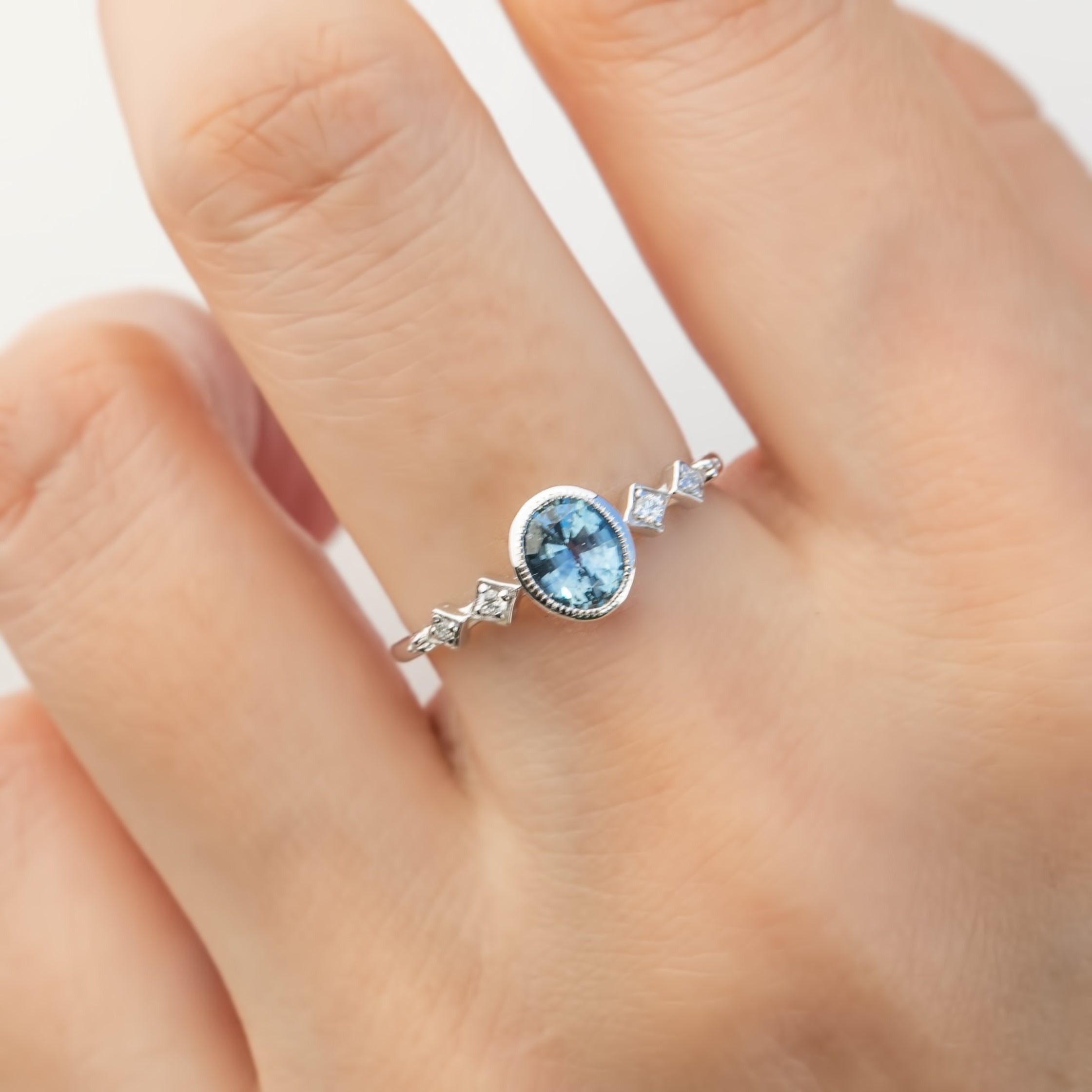 【一点物】セレステリング ・0.80ct・モンタナ産グリーンサファイア・K14WG