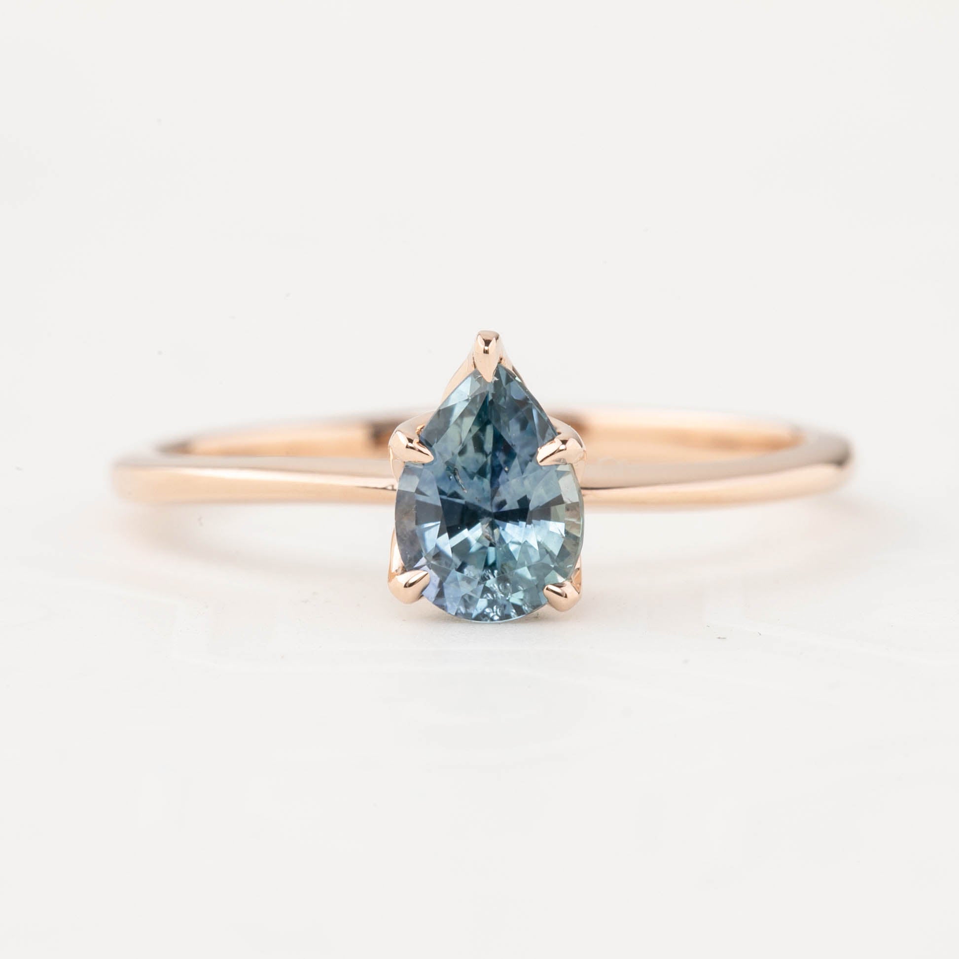 【即日配送】サラリング ・0.86ct・加熱モンタナ産ライトブルーサファイア・K14RG