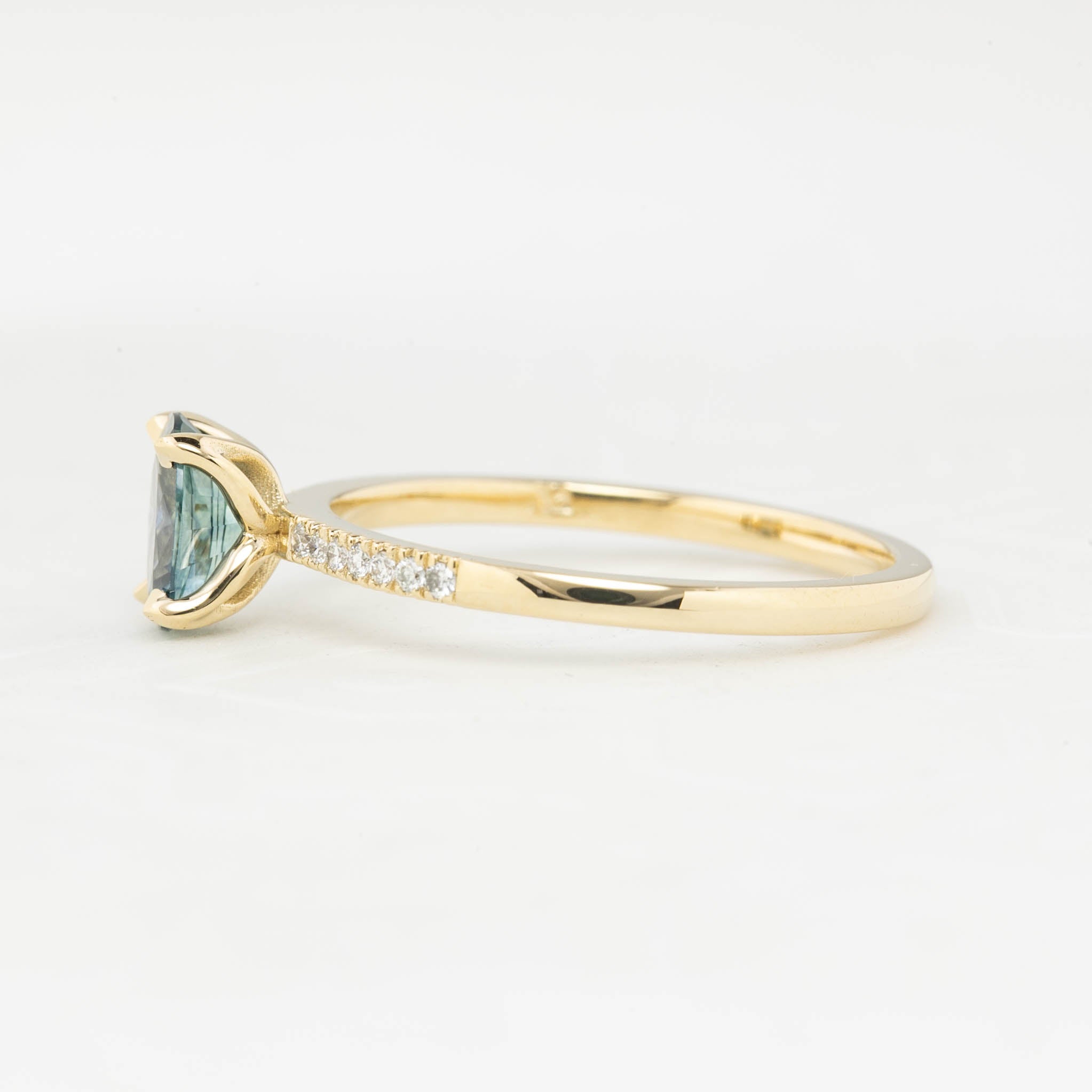 Maria Ring, 0.82ct Montana Sapphire