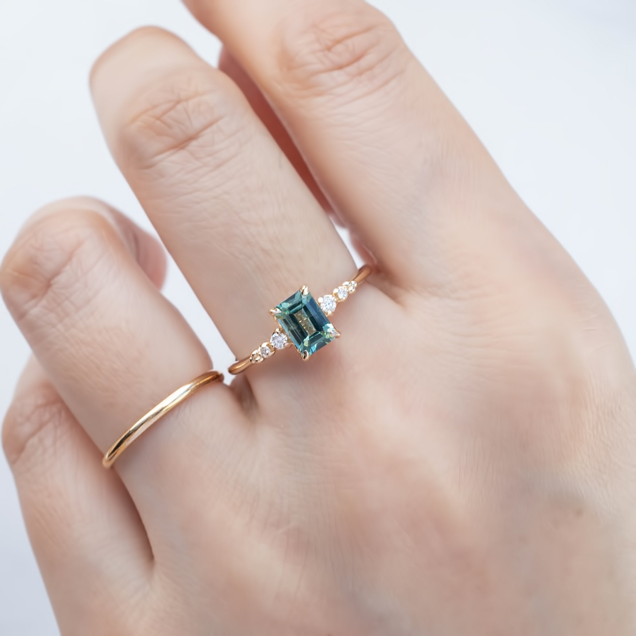 Estel Fleur Four Prongs Ring 0.99ct Green Montana Sapphire, 14K Yellow Gold (One of a kind)