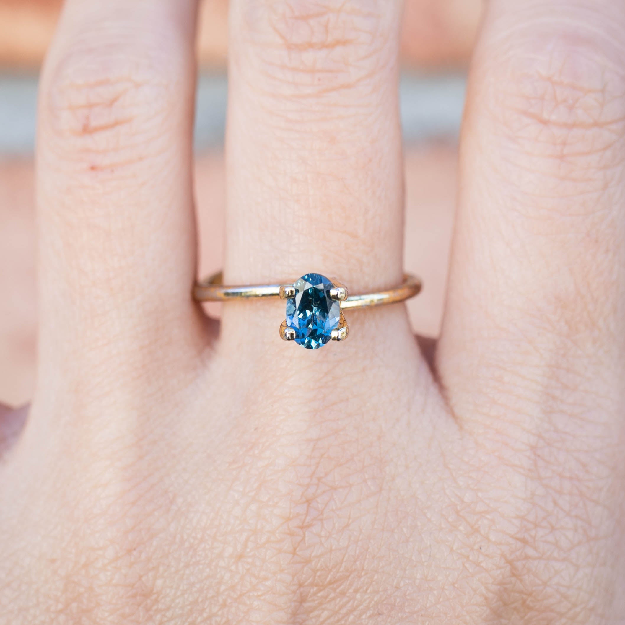 0.92ct オーバルカット ブルーグリーンサファイア モンタナ産 