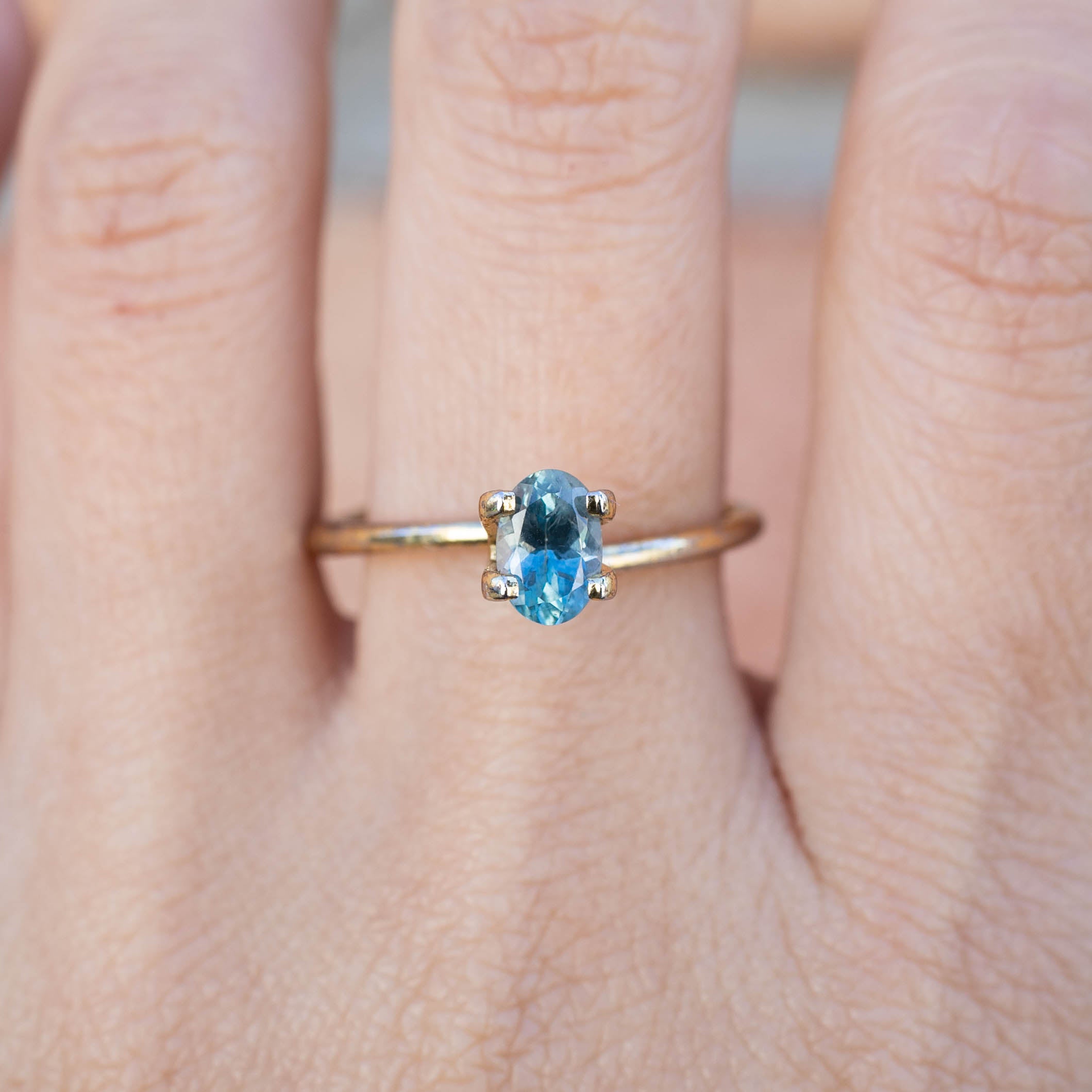 0.86ct オーバルカット ライトブルーグリーンサファイア モンタナ産 