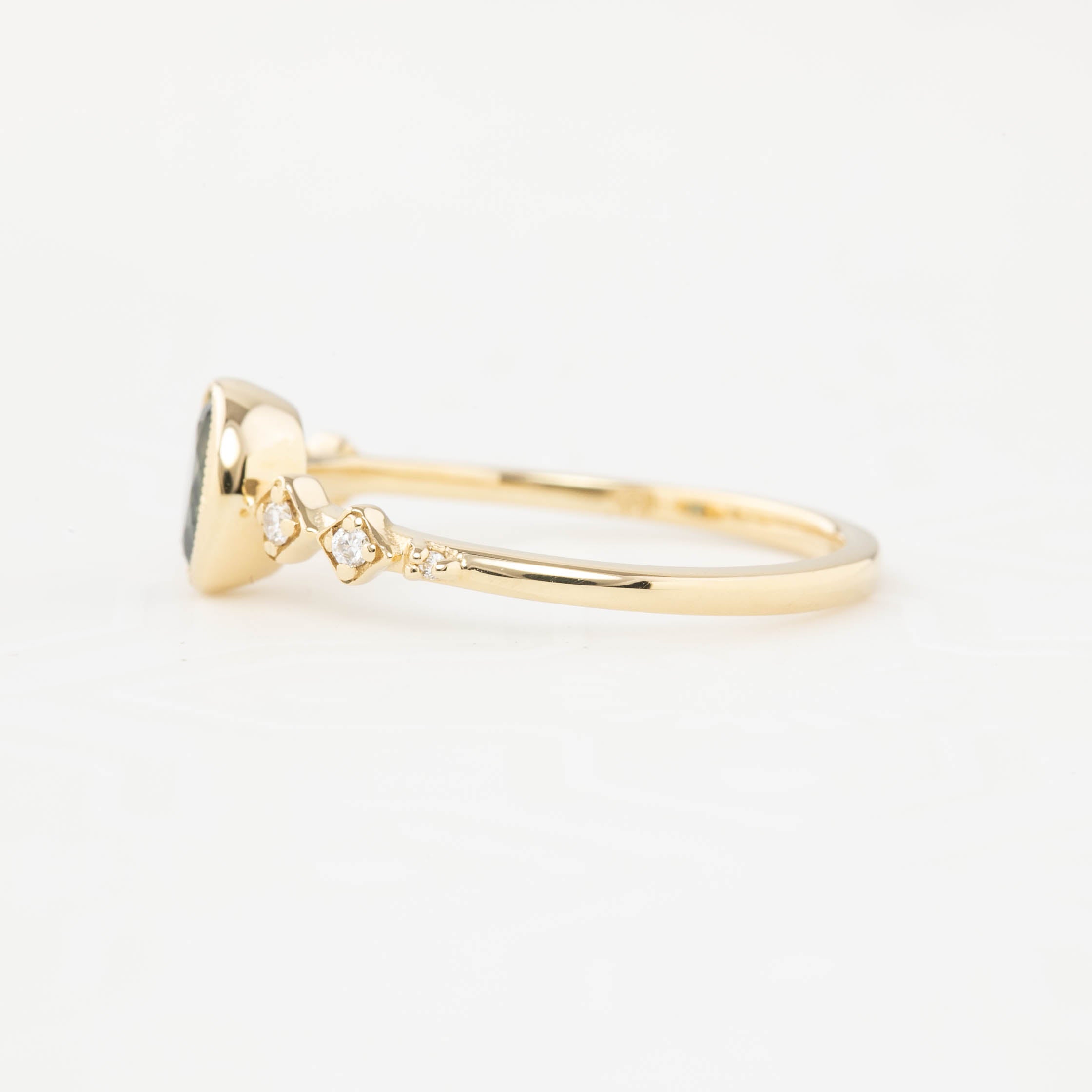 Celeste Ring, 0.80ct Montana Sapphire