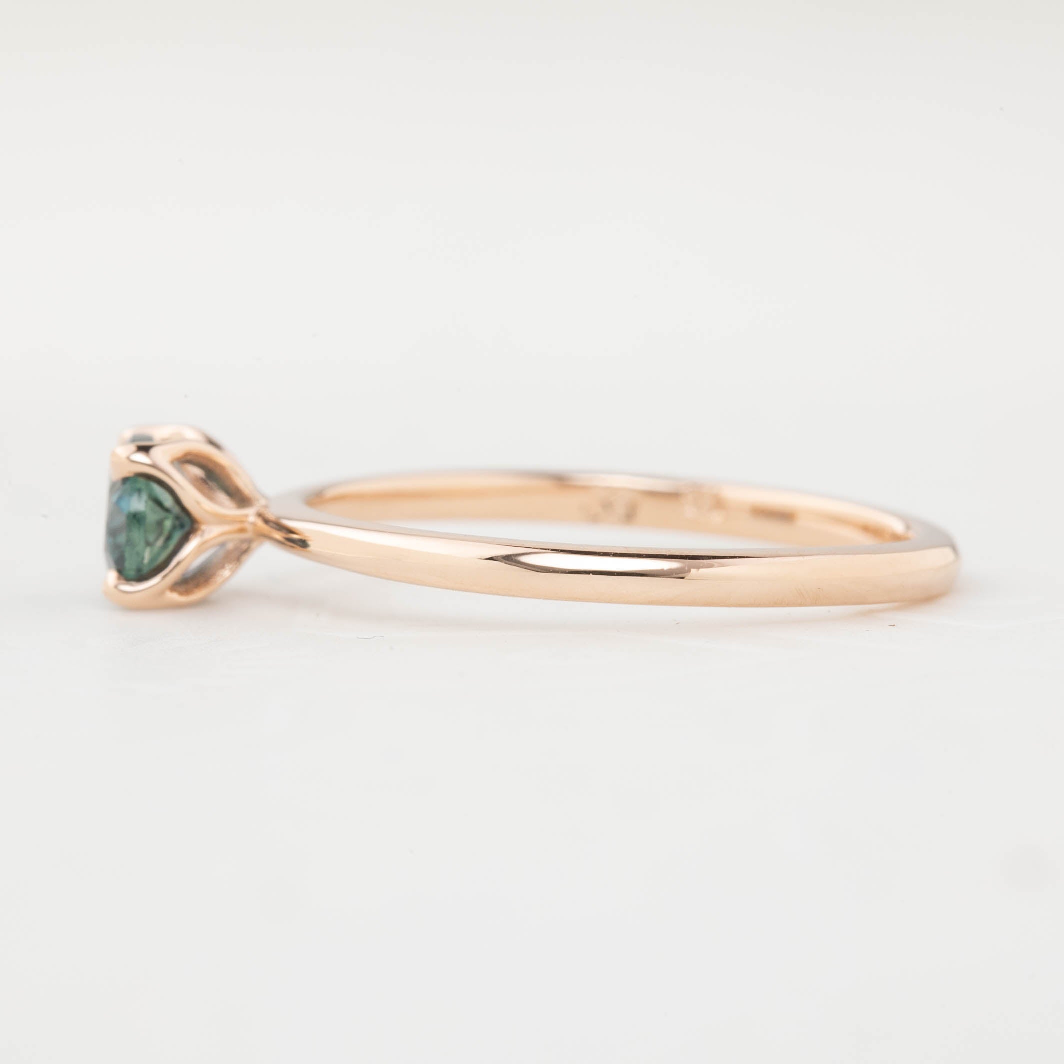 【一点物】サラリング ・0.86ct・加熱モンタナ産ブルーグリーンサファイア・K14RG