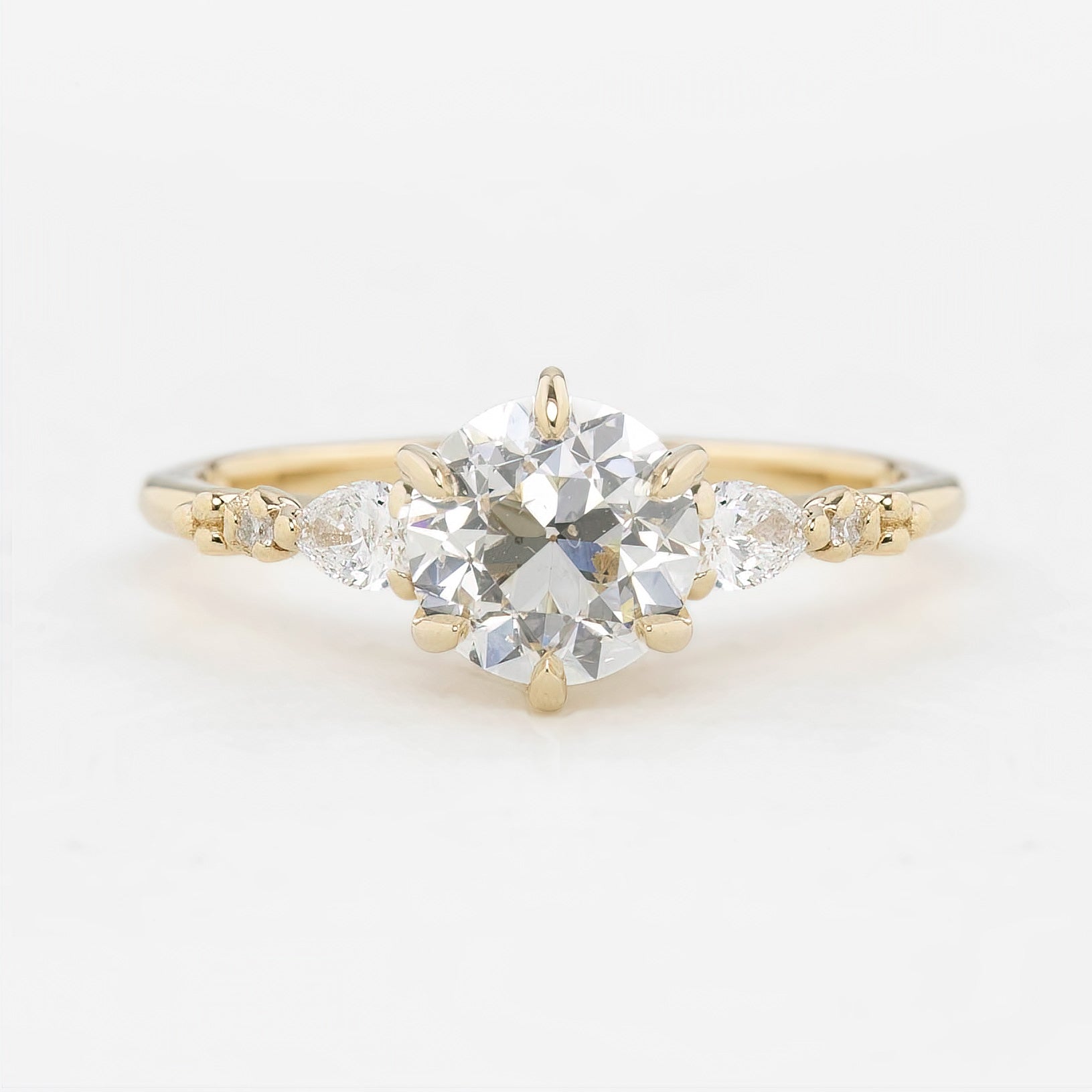Estel Fleur Petal Setting (Round cut)