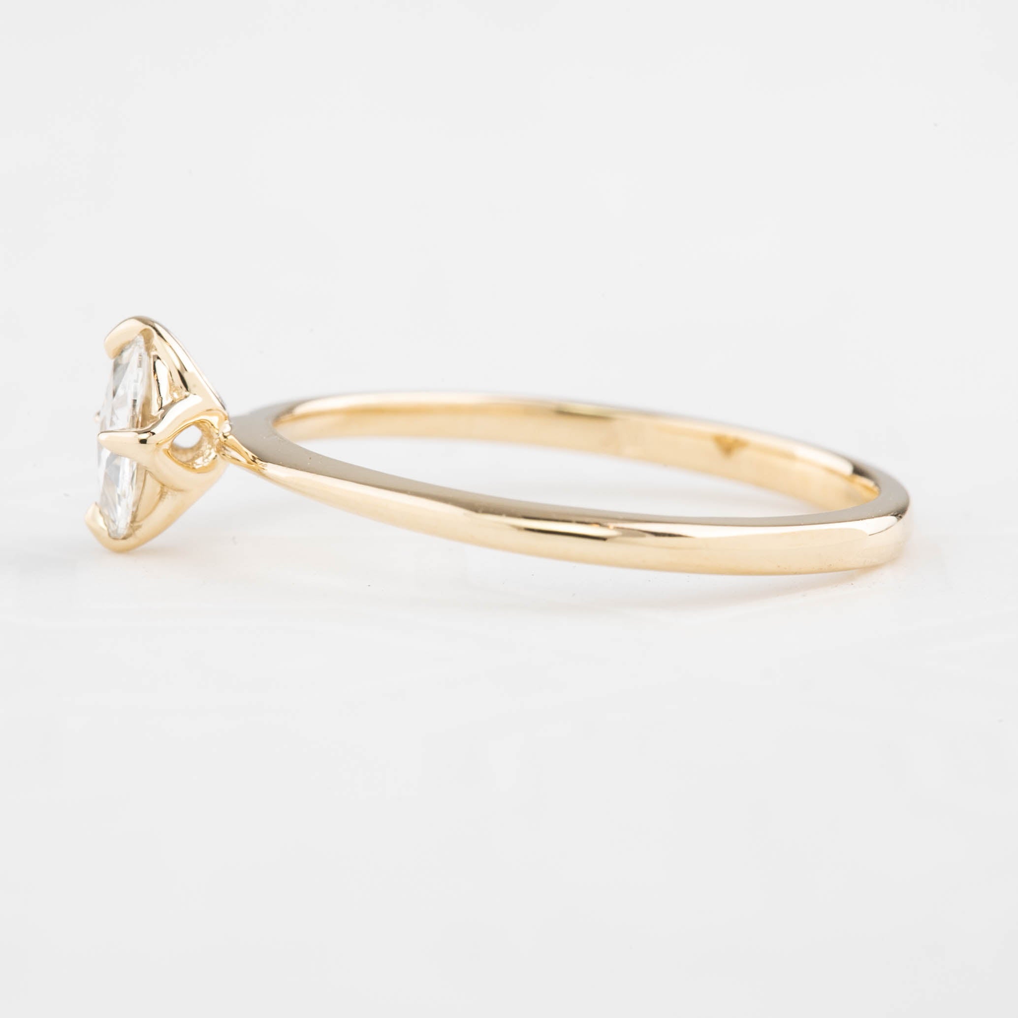 【一点物】アリスリング枠　オーバルローズカットダイヤモンド　0.26ct