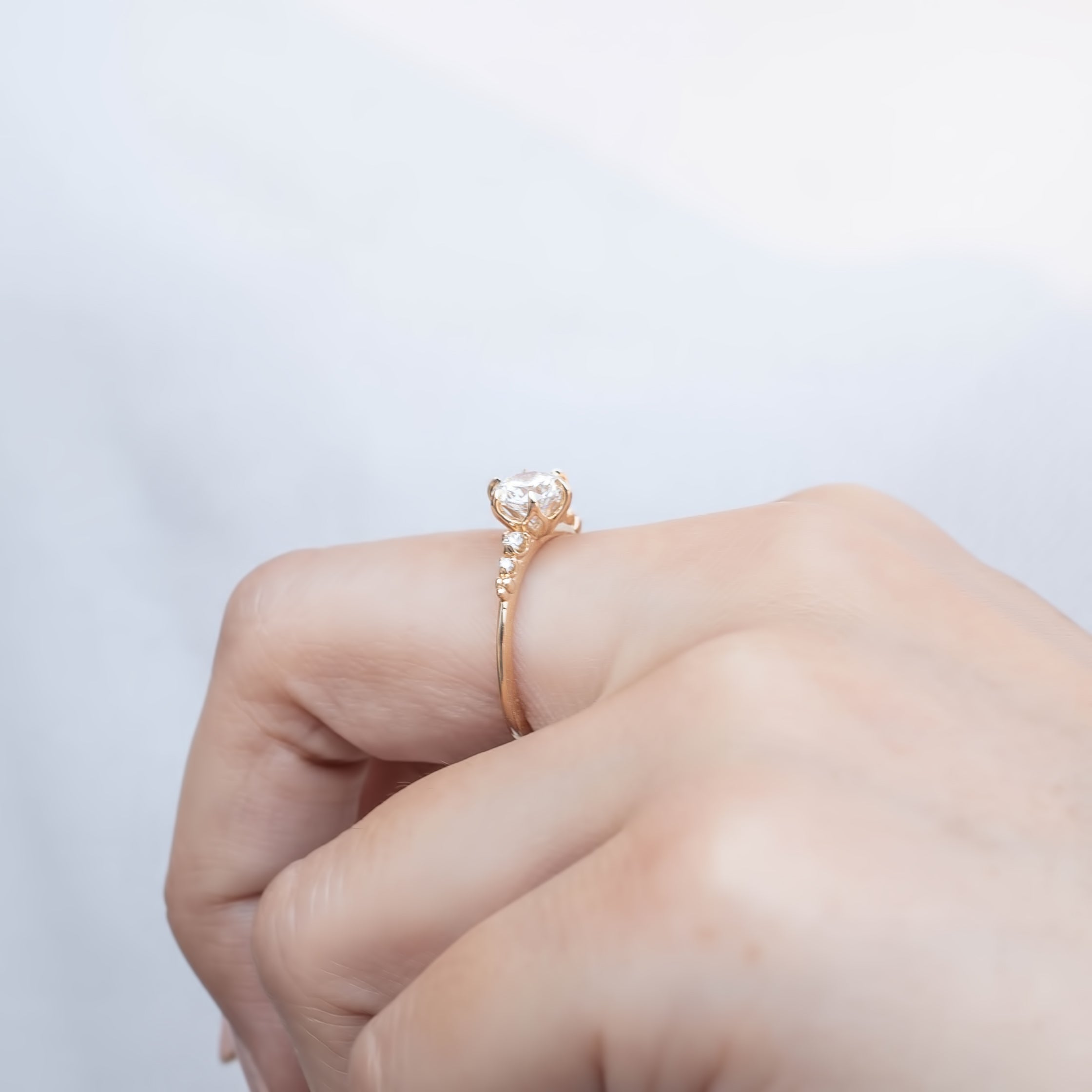 エステルフルールリング　ブリリアントカットダイヤモンド　1.0ct　GIA鑑定書付き