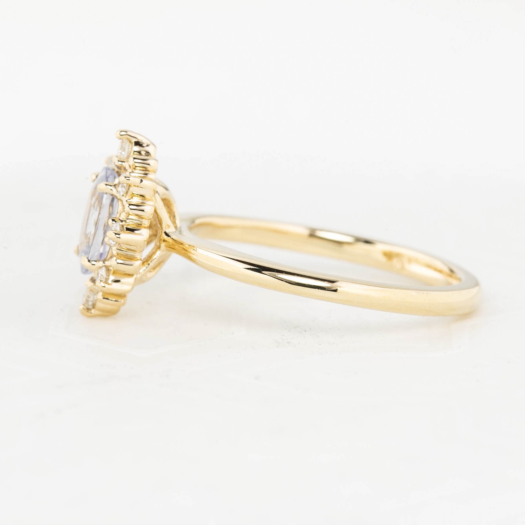 【一点物】ヴィクトリアリング ・0.91ct・加熱セイロン産ライトブルーサファイア・K14YG